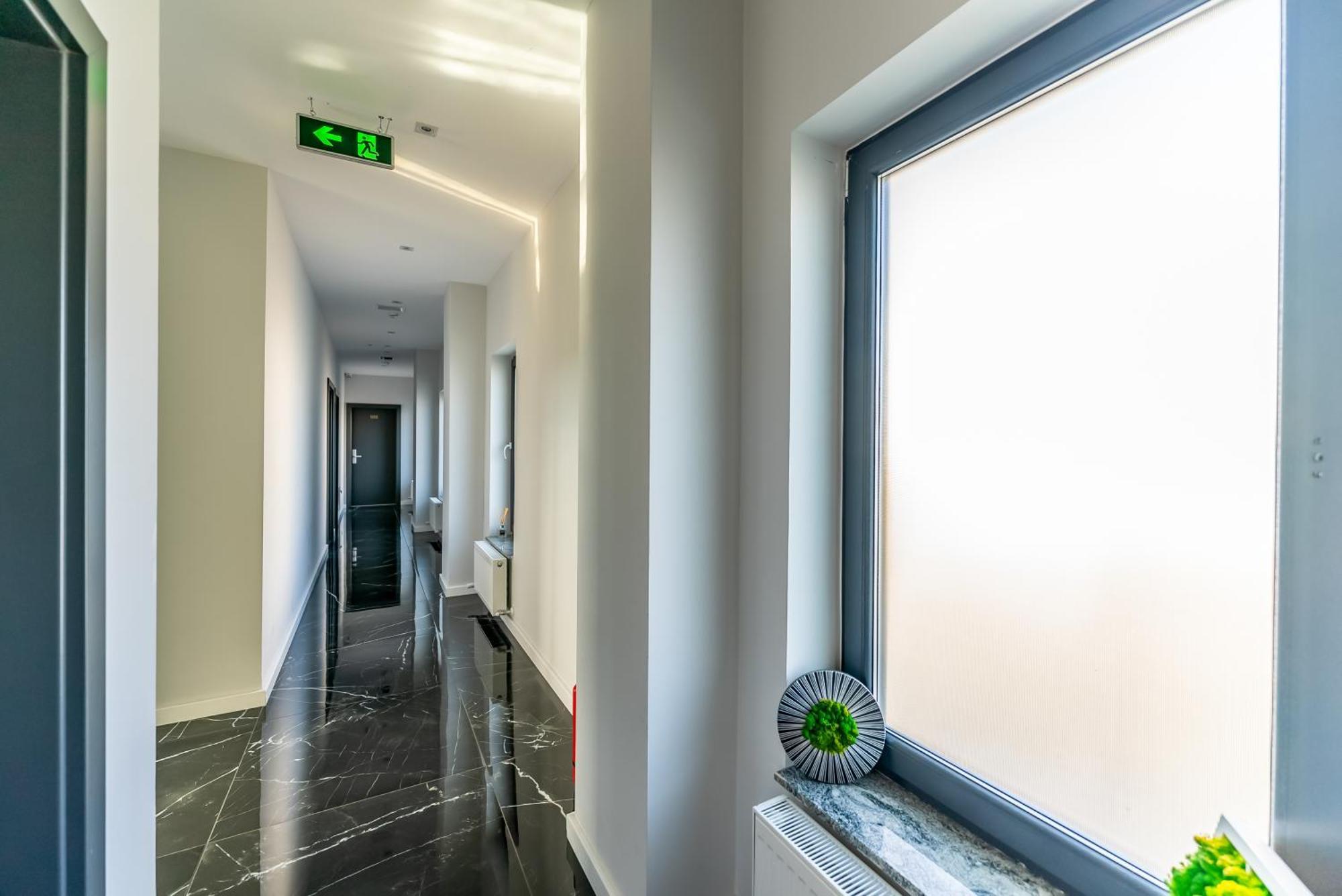 M City Aparthotel Arad Buitenkant foto